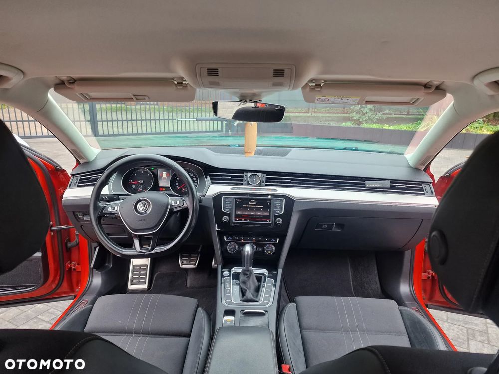 Volkswagen Passat - 13