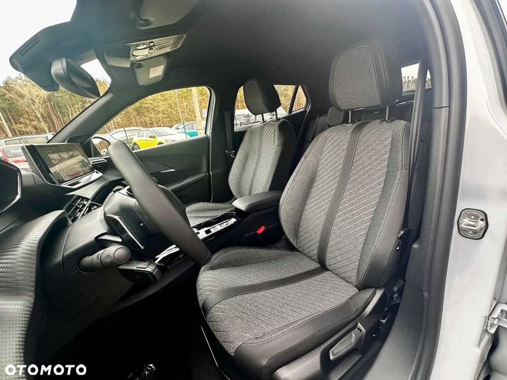 Peugeot 2008 PureTech mHEV Allure e-DCS6 - 8