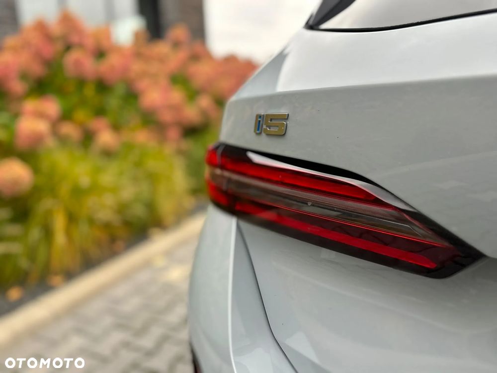 BMW i5 - 14