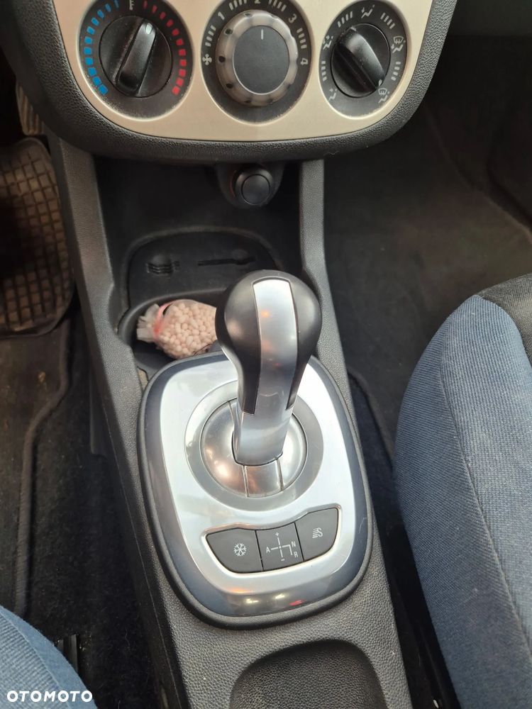 Opel Corsa 1.2 16V Cosmo EasyTronic - 8