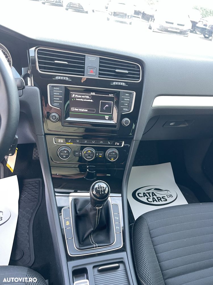 Volkswagen Golf 1.6 TDI BlueMotion Technology Cup - 35