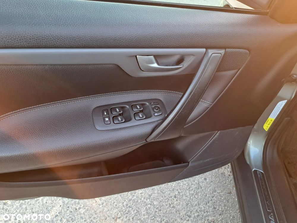 Volvo V70 2.4 Kinetic - 20