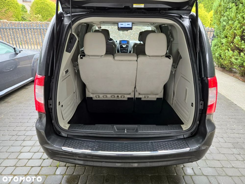 Chrysler Town & Country 3.6 Touring - 15