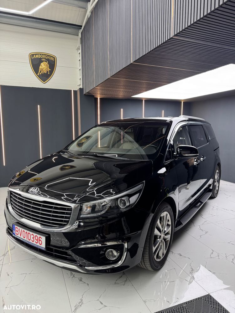 Kia Carnival - 2