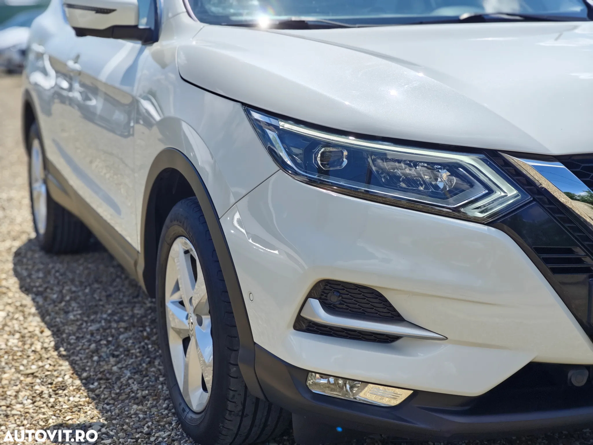 Nissan Qashqai 1.3 DIG-T N-CONNECTA - 20