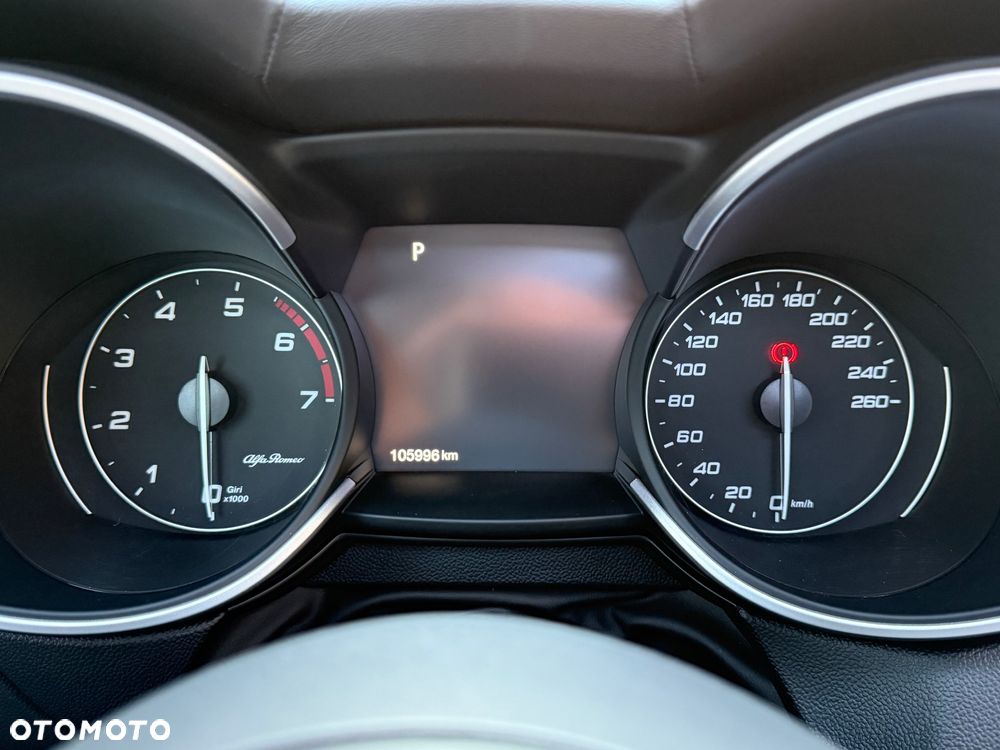 Alfa Romeo Stelvio 2.0 Turbo 16V AT8-Q4 Veloce Ti - 14