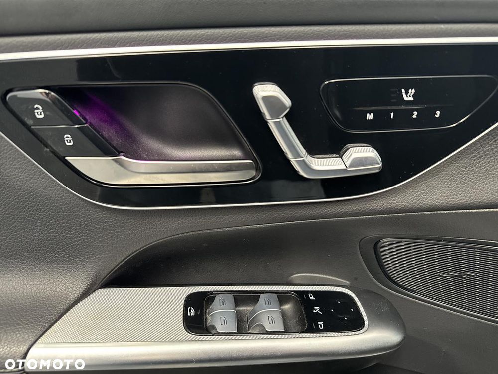 Mercedes-Benz GLC 300 e PHEV 4-Matic AMG Line - 12