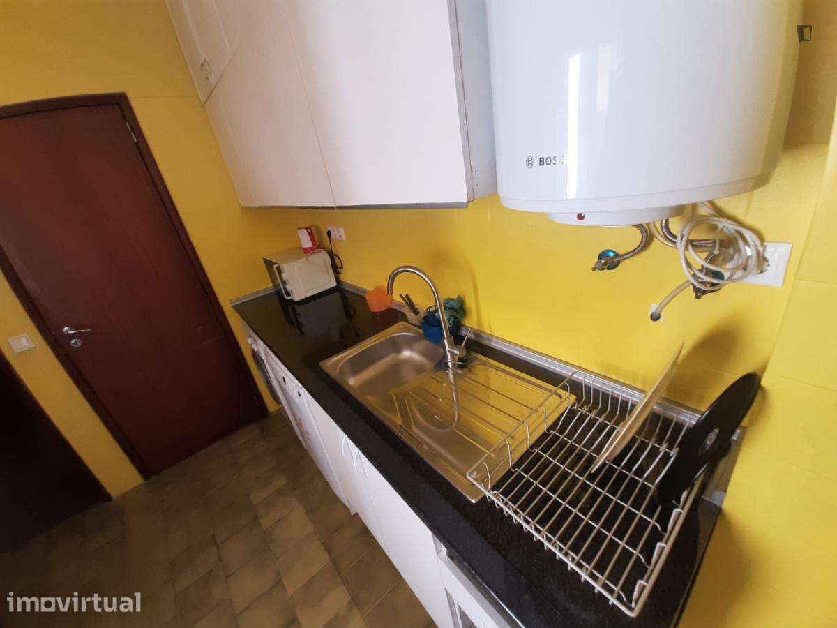 Quarto - localizado em Arroios Lisbon - Grande imagem: 4/9