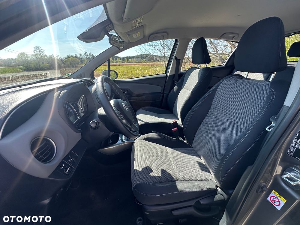Toyota Yaris - 12