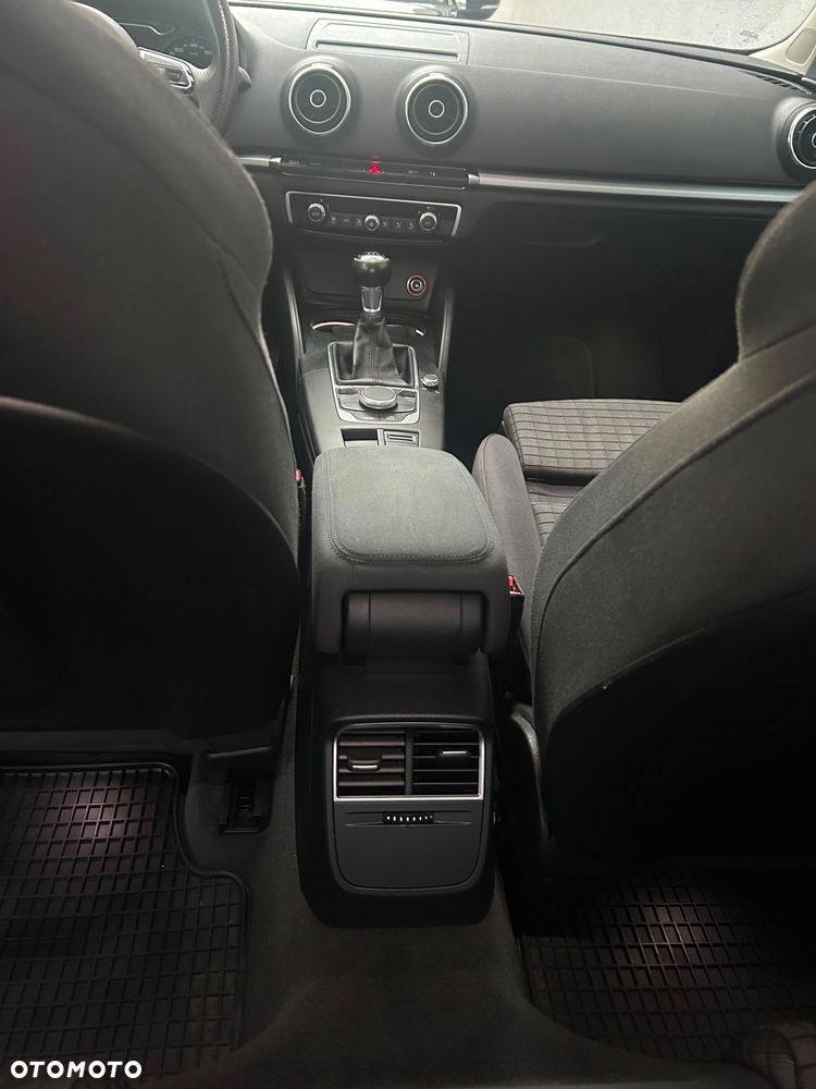 Audi A3 Sportback - 16