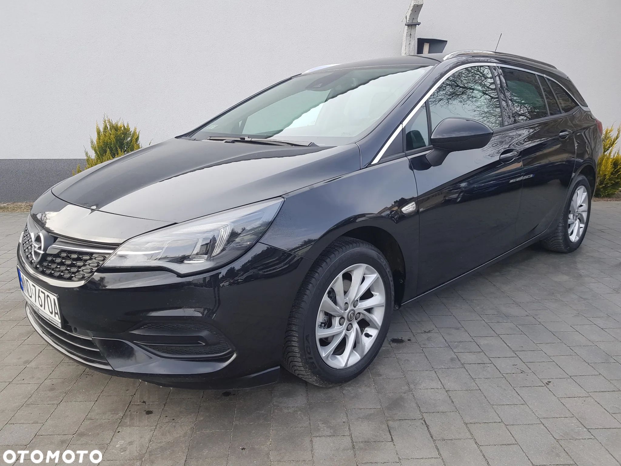 Opel Astra V 1.2 T Elegance S&S - 1