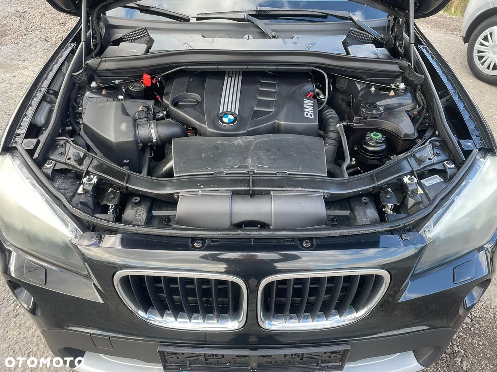 BMW X1 sDrive18d xLine - 13