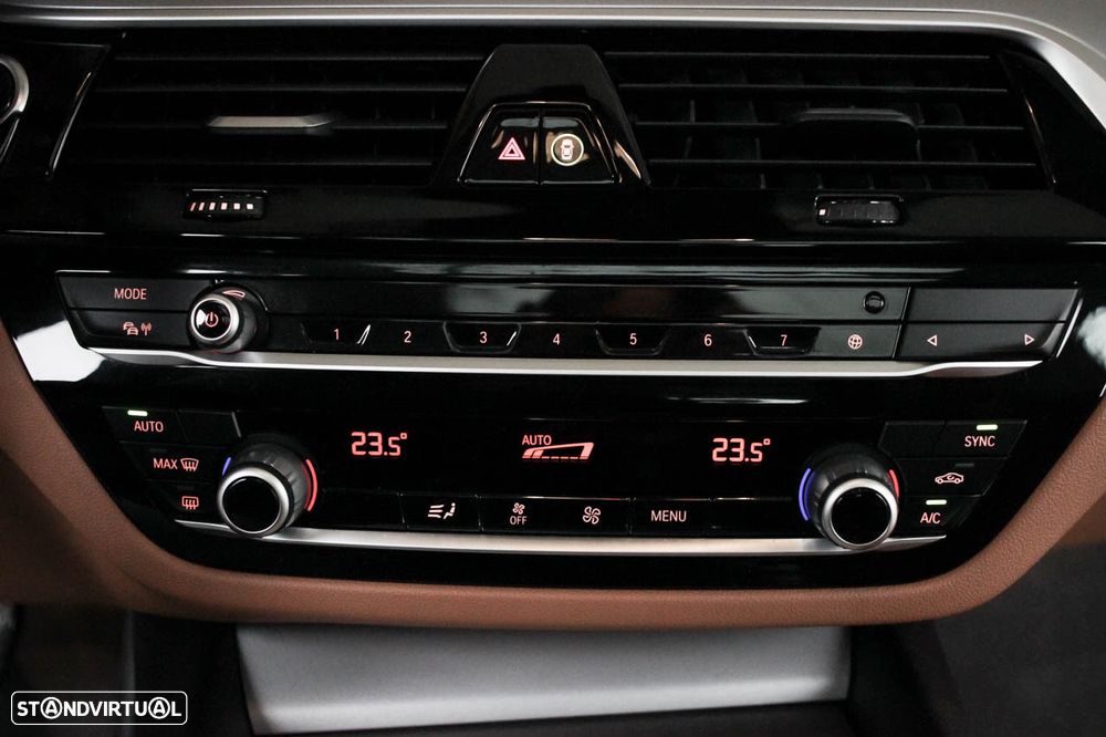 BMW 520 d Line Luxury Auto - 23