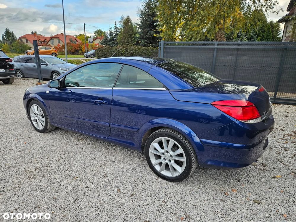 Opel Astra TwinTop 1.8 Cosmo - 25
