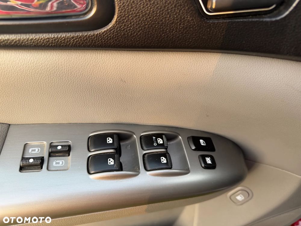 Kia Carnival 2.9 CRDi EX - 4