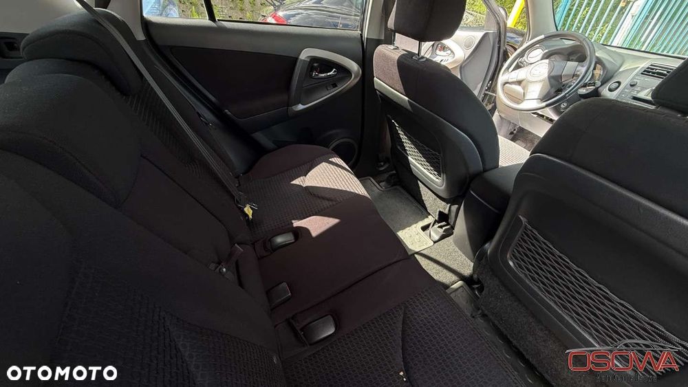 Toyota RAV4 - 25