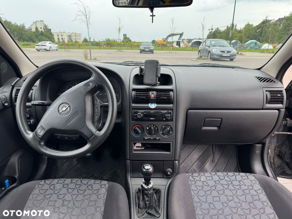 Opel Astra 1.6 - 19