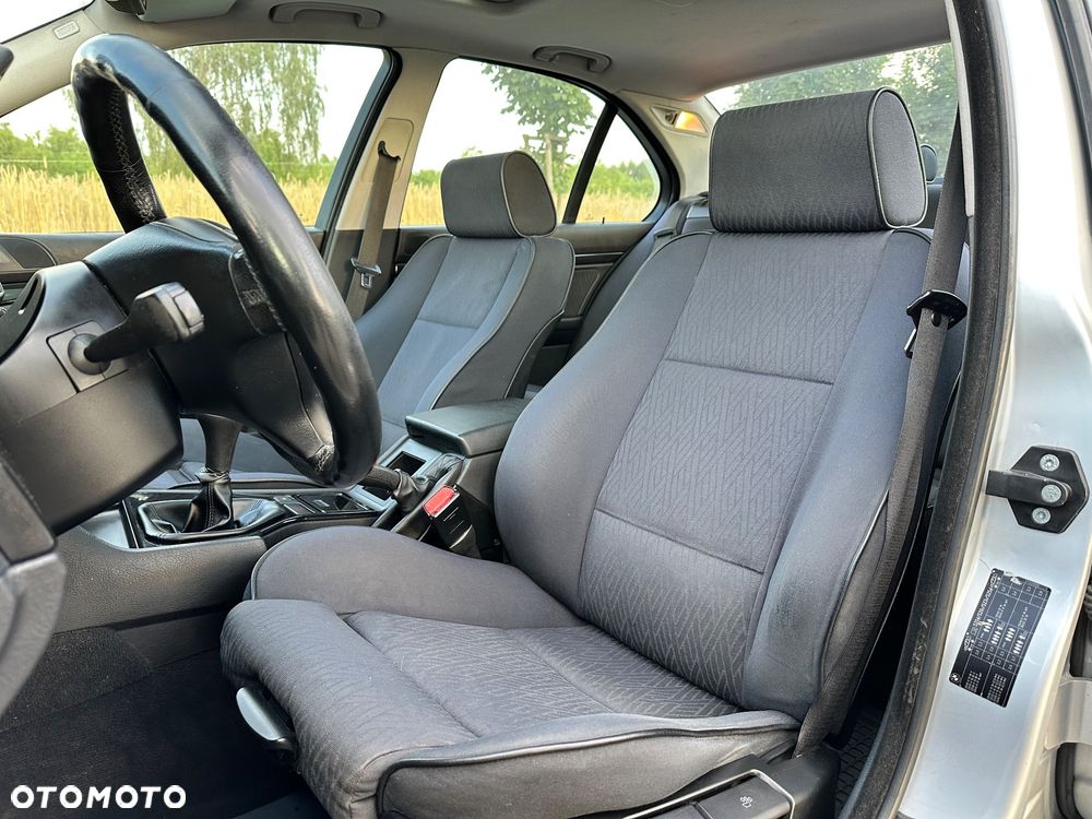 BMW Seria 5 520i - 18