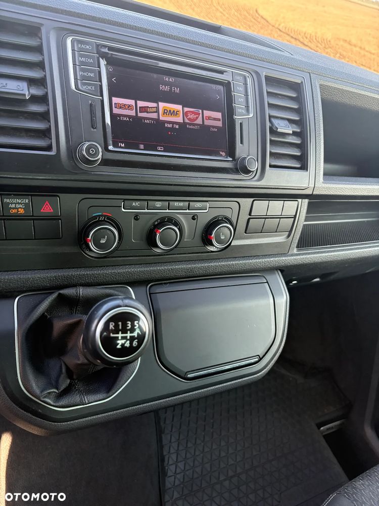 Volkswagen Multivan - 19
