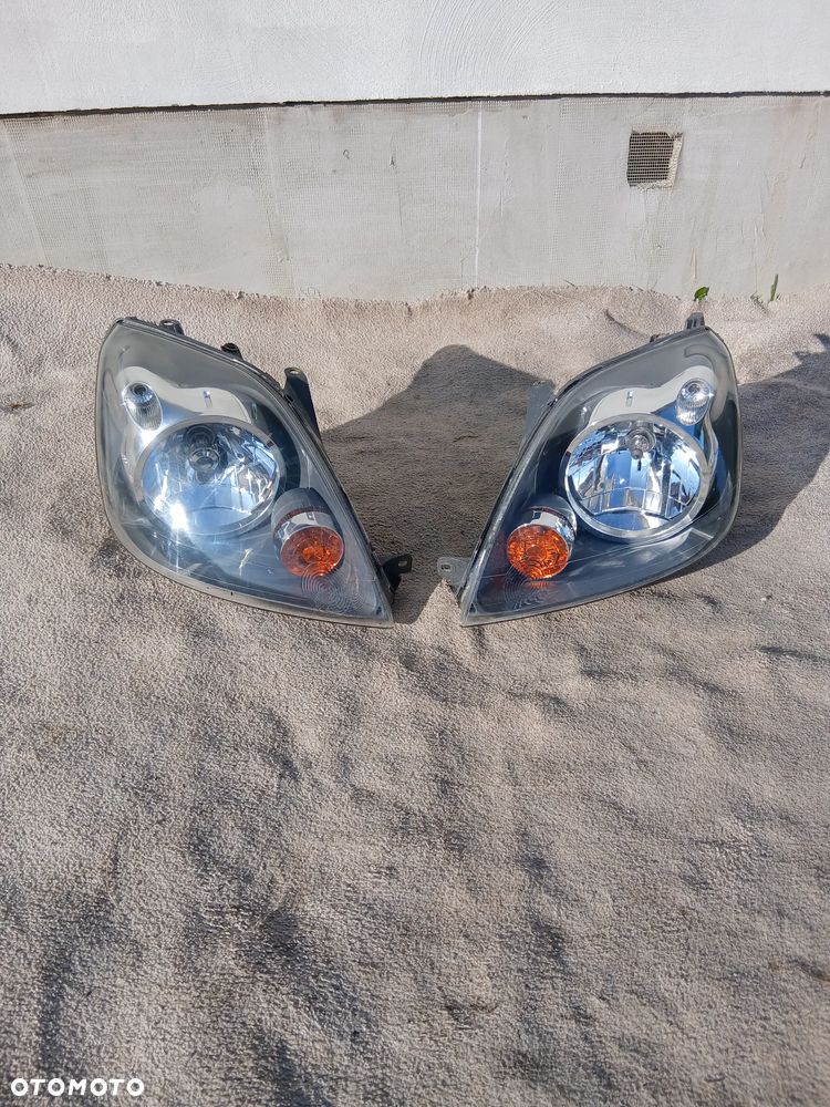 LAMPA PRZEDNIA LEWA I PRAWA FORD FIESTA MK 6 LIFT EUROPA