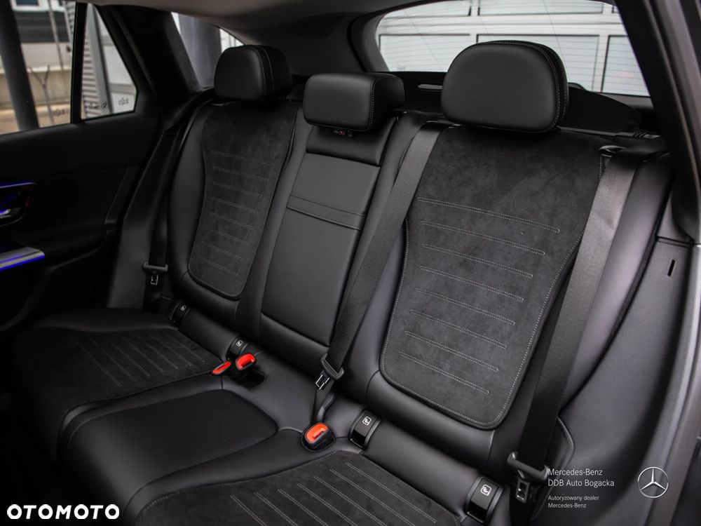Mercedes-Benz GLC 300 de PHEV 4-Matic AMG Line - 12