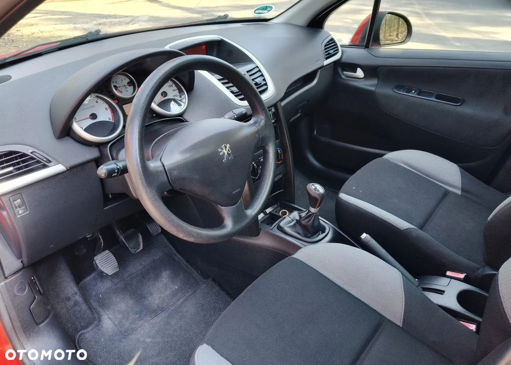 Peugeot 207 1.6 HDi - 15