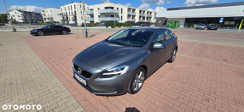Volvo V40 T3 Drive-E Momentum - 1