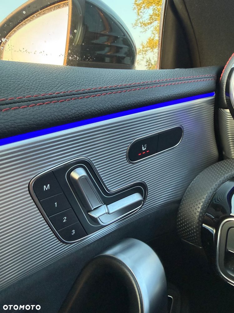 Mercedes-Benz CLA 220 d AMG Line 8G-DCT - 24