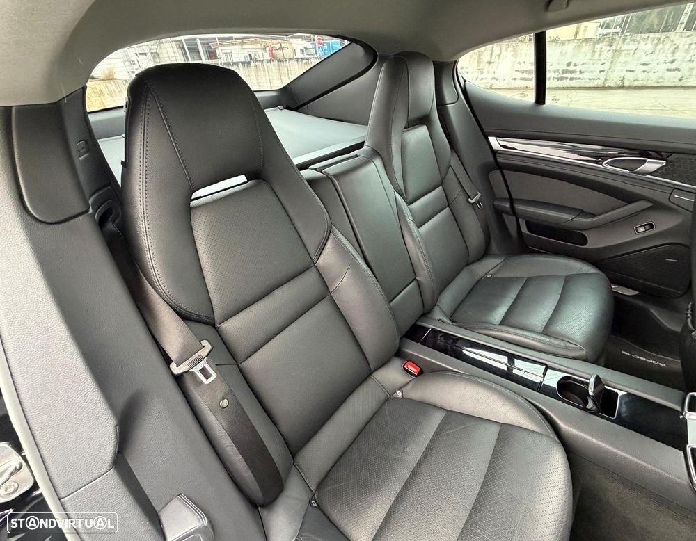 Porsche Panamera Platinum Edition - 13