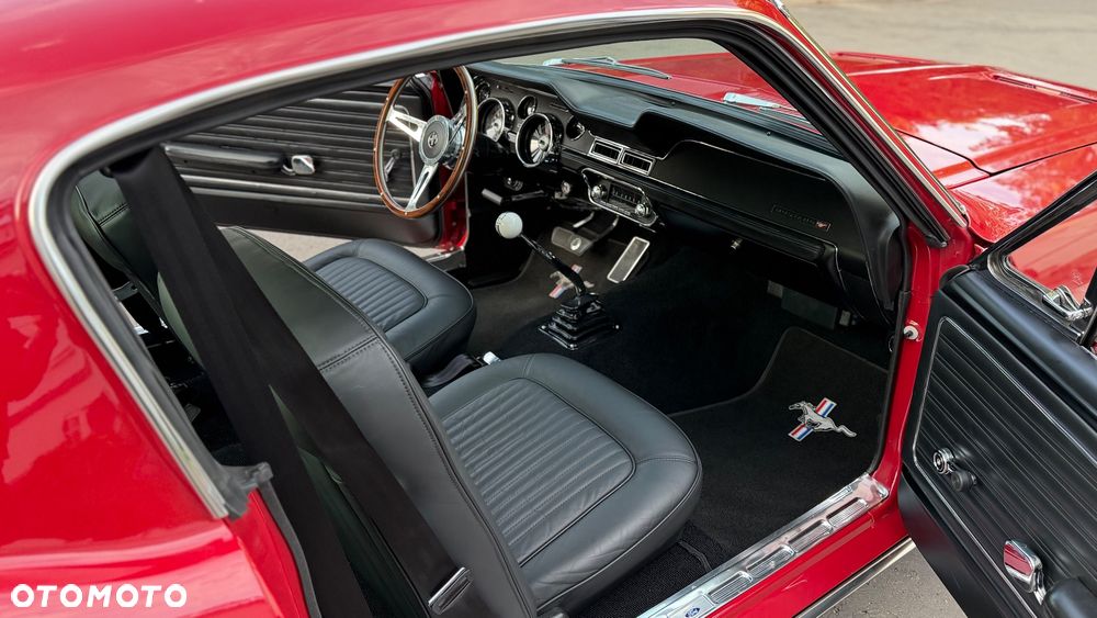 Ford Mustang - 13