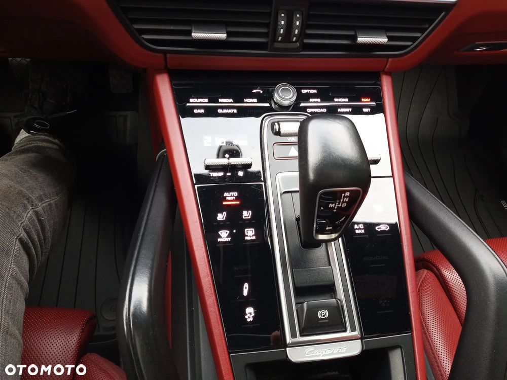 Porsche Cayenne Platinum Edition - 27