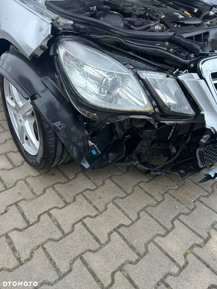 Mercedes-Benz Klasa E 250 CGI BlueEFFICIENCY Automatik Avantgarde - 11