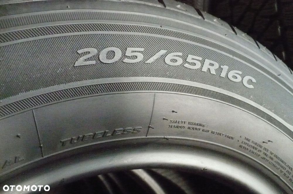 2x HANKOOK Radial RA28E 205/65R16C 4,7mm 5,3mm 2022 - 2