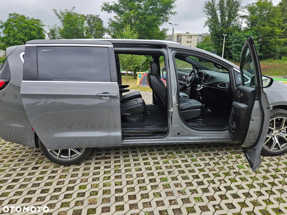 Chrysler Pacifica - 14