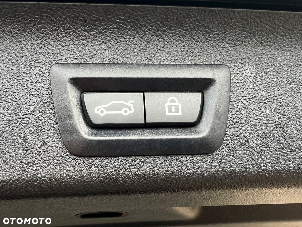 BMW Seria 5 520d Luxury Line sport - 30