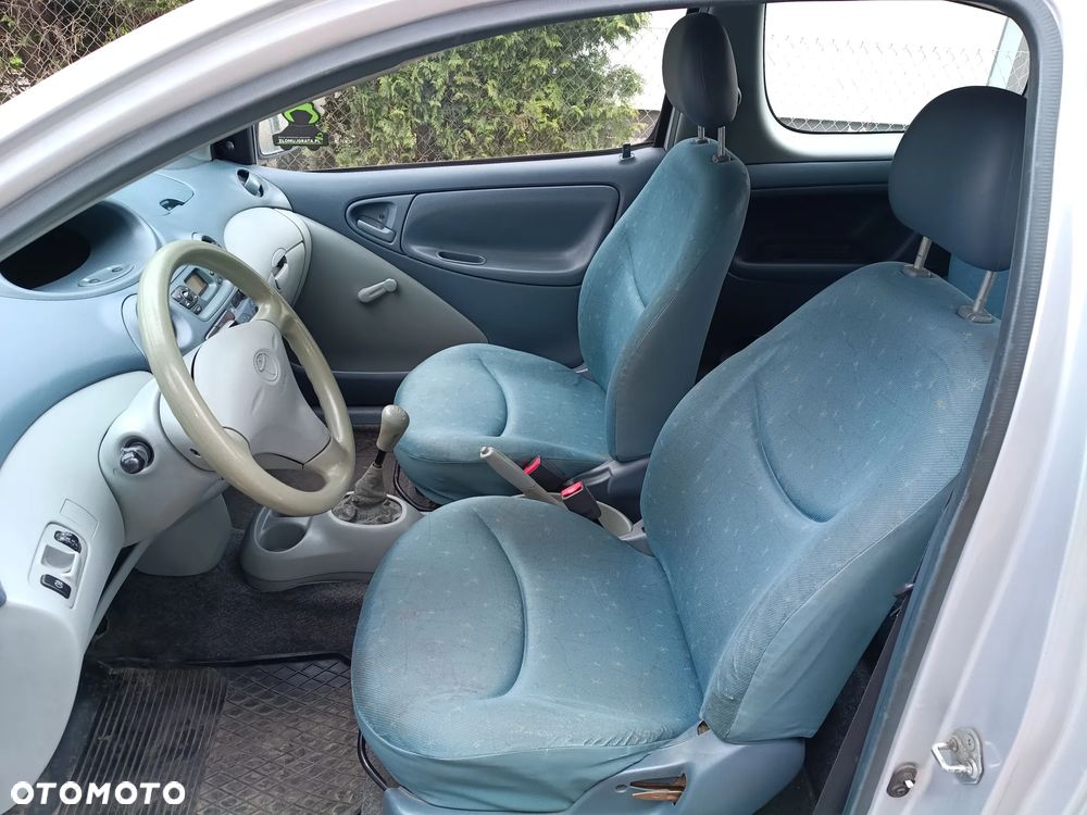 Toyota Yaris 1.0 Base - 8