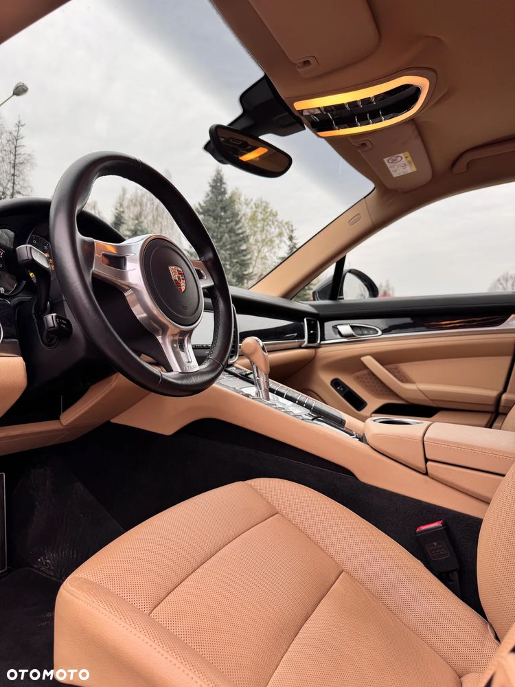 Porsche Panamera - 31
