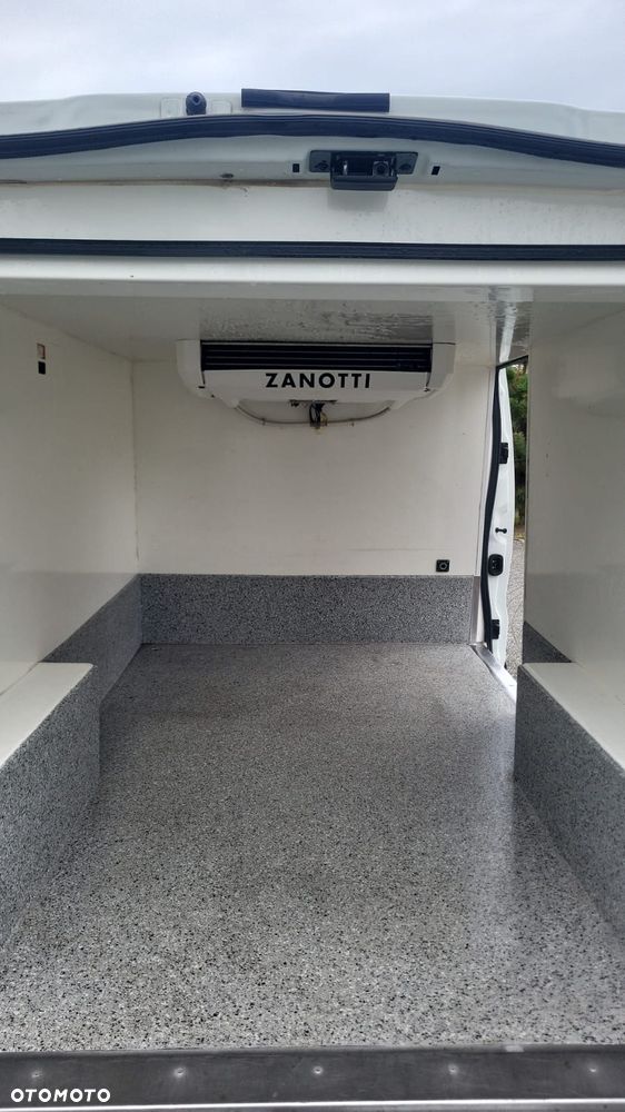 Renault Trafic 1,6 dCi 2018 r. Chłodnia - 9