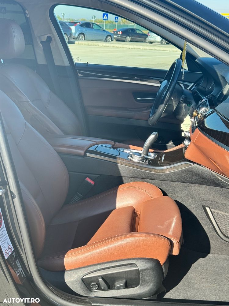 BMW Seria 5 525d xDrive AT - 14