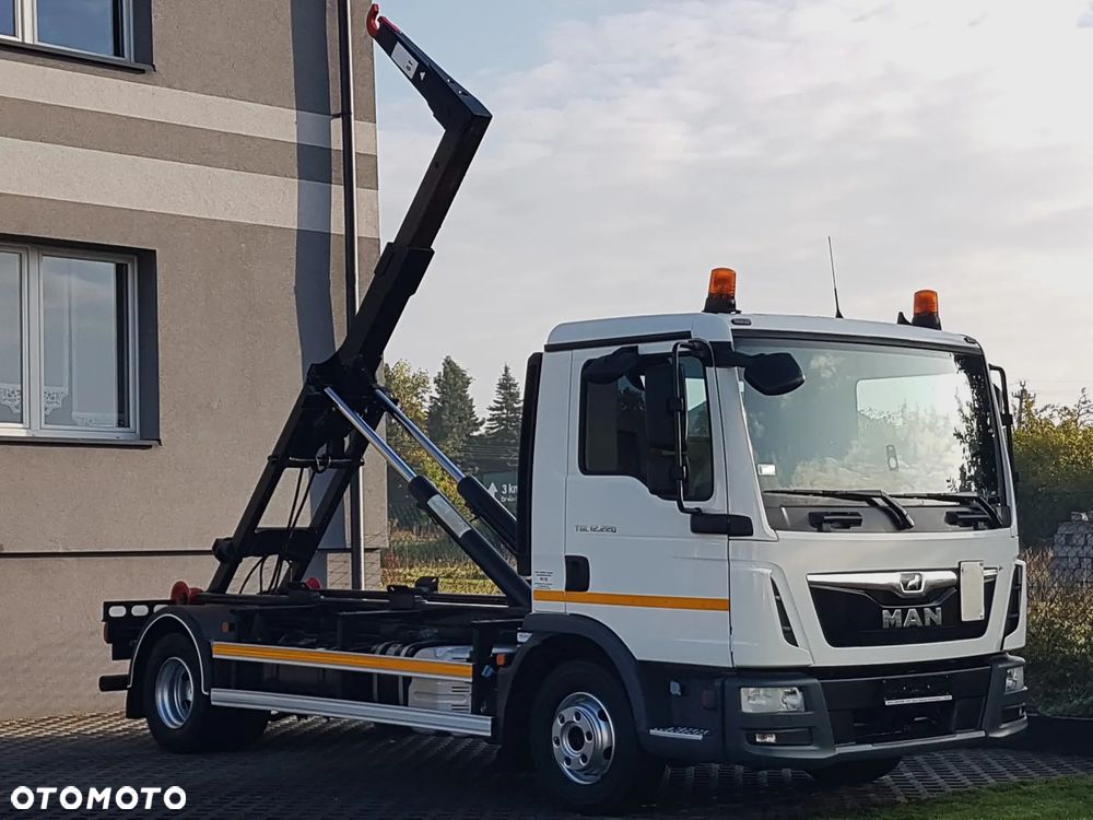 MAN TGL 12.220 HAKOWIEC 4x2 KLIMA - 1