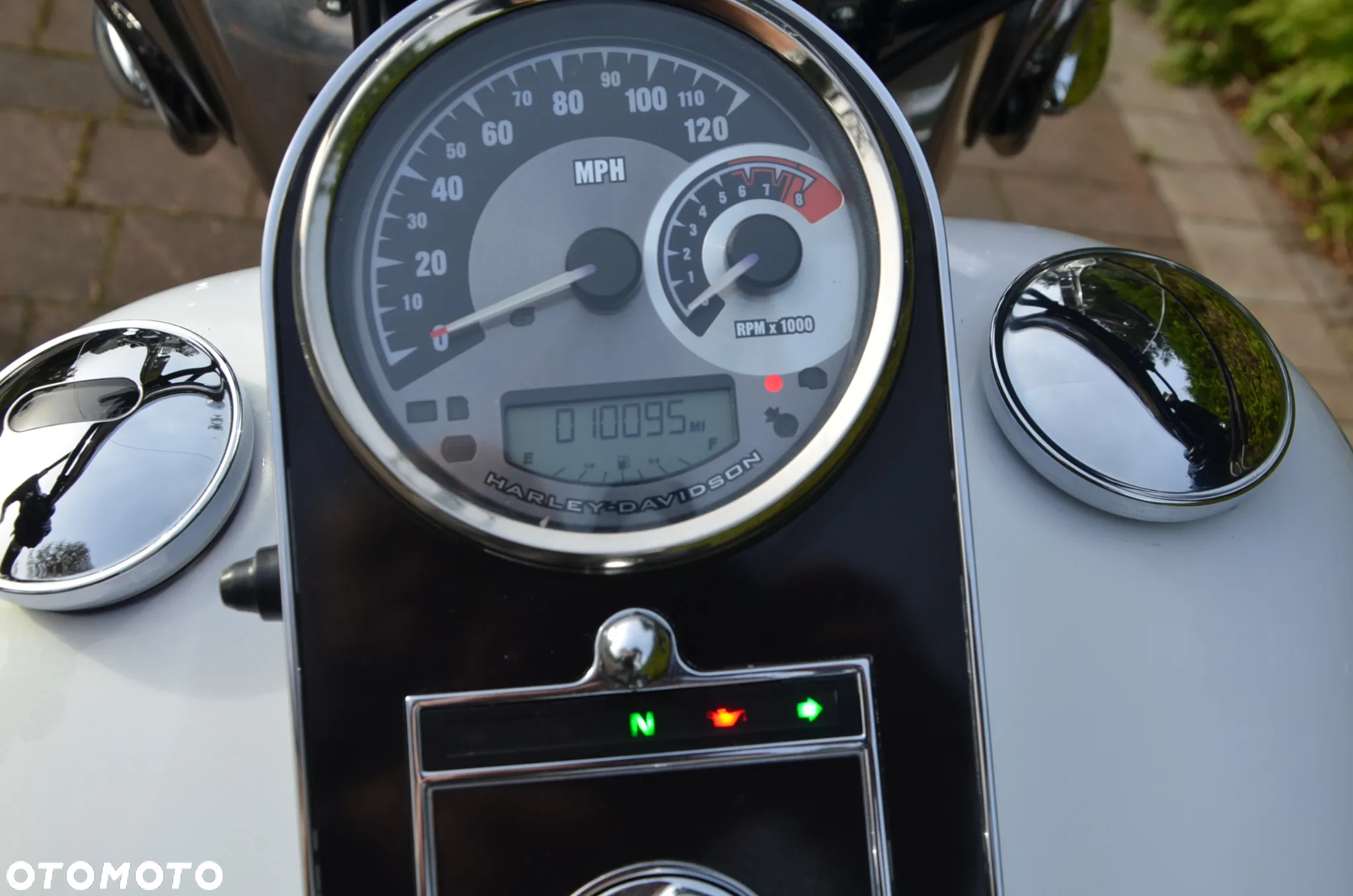 Harley-Davidson Softail Deluxe - 36