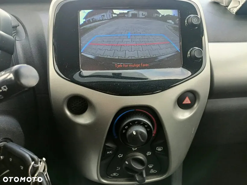 Toyota Aygo x-play - 13