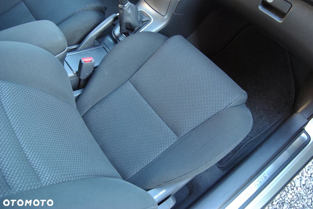 Toyota Avensis 1.8 VVT-i Sol - 19