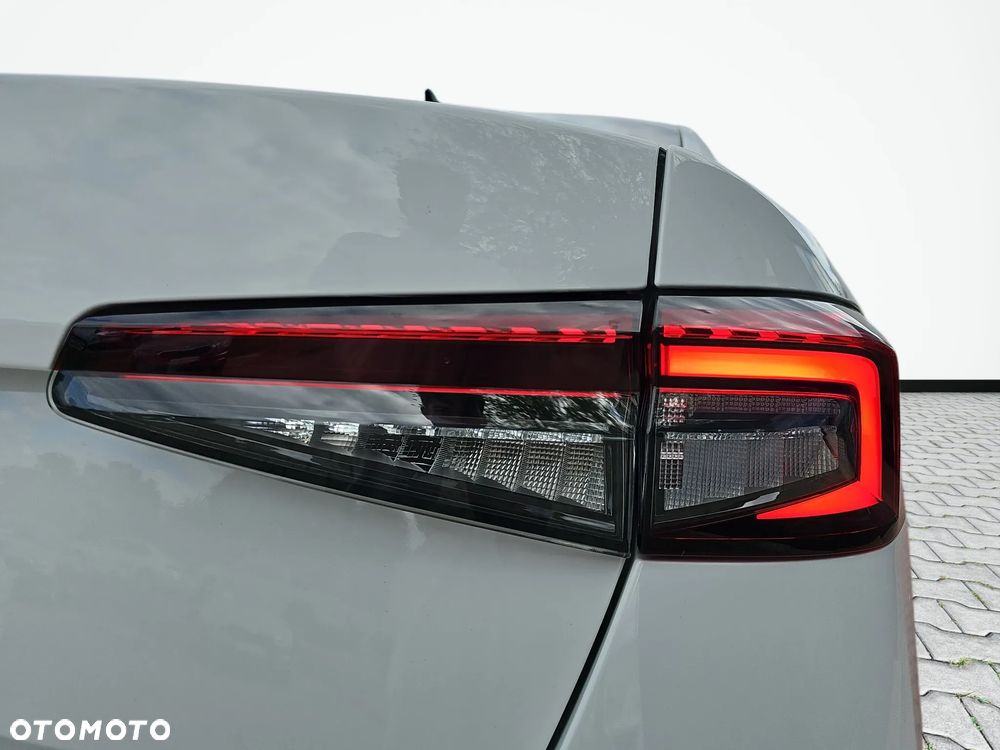 Skoda Superb 2.0 TDI SCR Essence DSG - 13