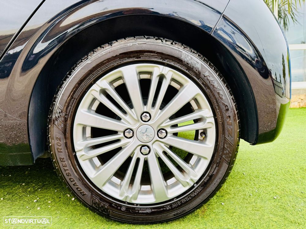 Peugeot 208 1.2 PureTech Style - 12