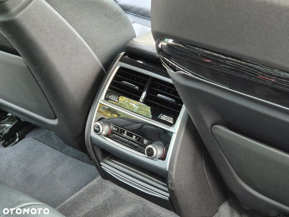 BMW Seria 7 - 23