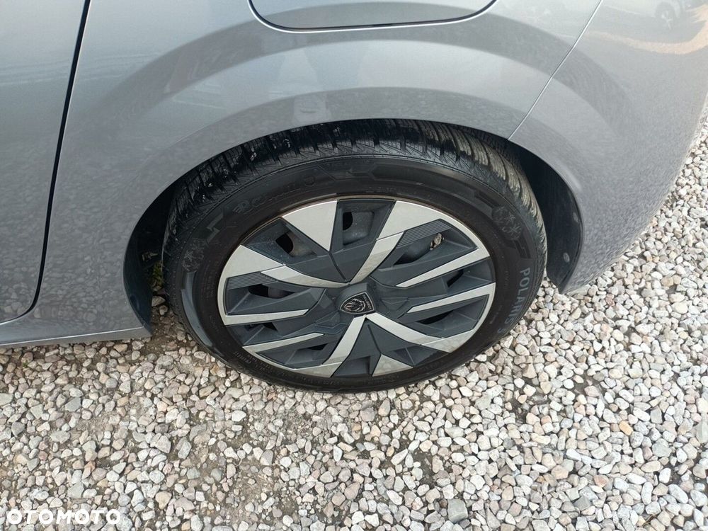 Peugeot 208 - 11
