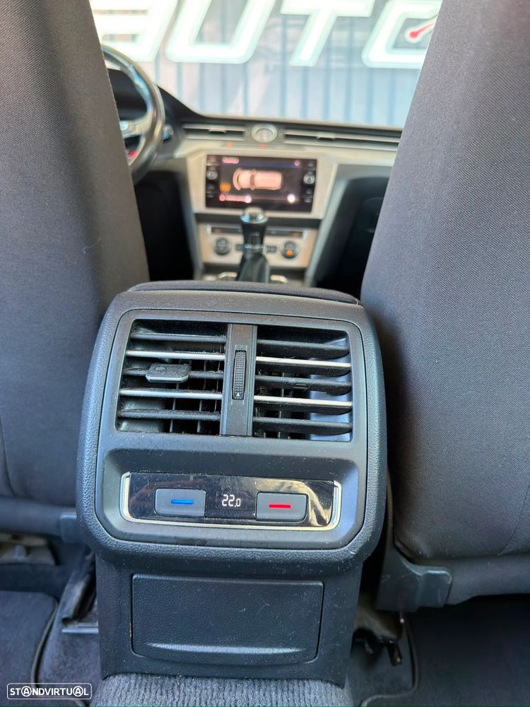 VW Passat 1.6 TDI (BlueMotion ) Trendline - 15