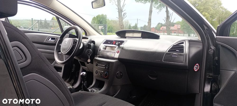 Citroën C4 1.4 16V VTR - 10