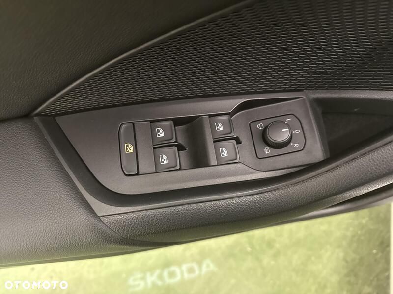 Skoda Octavia 2.0 TSI 4x4 Style DSG - 12